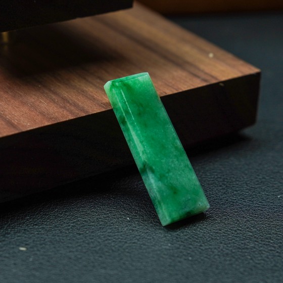 辣绿无事牌裸石（可定制镶嵌）