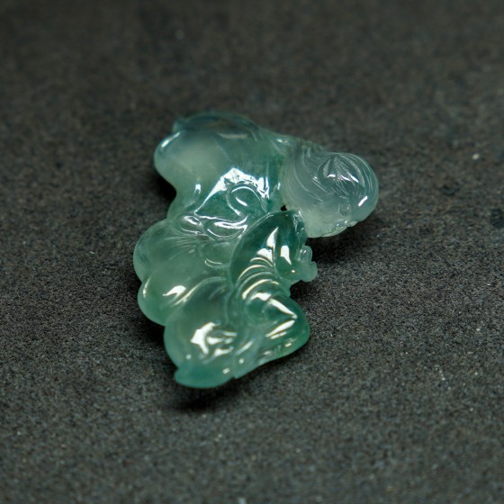 蝶蜕化羽蓝晴水翡翠吊坠