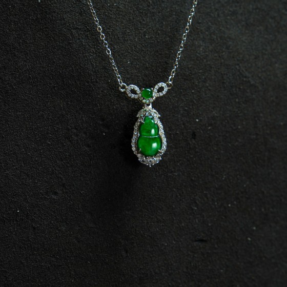 福禄凝翠 · 翡翠葫芦吊坠