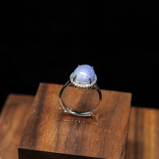 紫罗兰翡翠满钻蛋面戒指