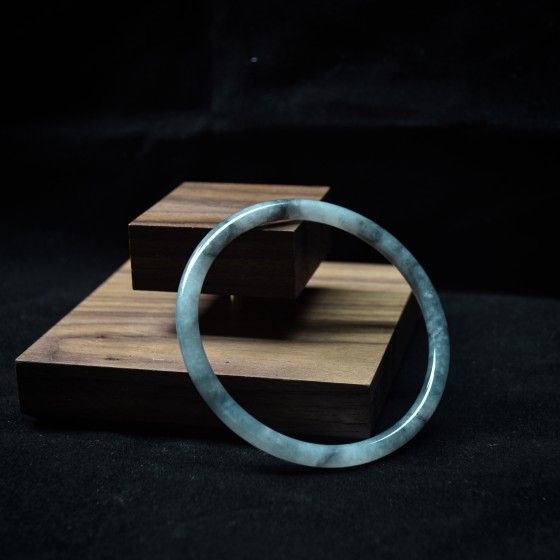 墨玉生香 · 黑翡叮当镯